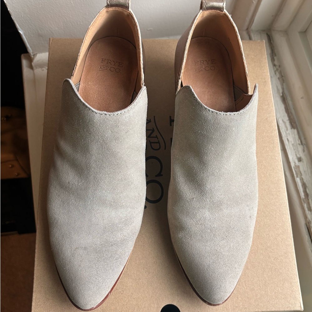 FRYE AND CO. 
Slip on ankle booties, tan
Rose gold back side
Like new,  Sz 8